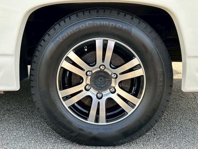 カムロード ナッツRV クレア5.3X ワンオーナー/常設リアWベッド/マルチルーム/FFヒーター/90L冷蔵庫/リアクーラー/ソーラーパネル/マックスファン/ツインサブバッテリー/社外15インチAW/電動調整ミラー/ミラーヒーター/(44枚目)
