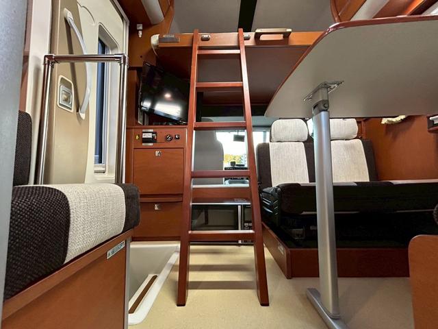 カムロード ナッツRV クレア5.3X ワンオーナー/常設リアWベッド/マルチルーム/FFヒーター/90L冷蔵庫/リアクーラー/ソーラーパネル/マックスファン/ツインサブバッテリー/社外15インチAW/電動調整ミラー/ミラーヒーター/(61枚目)