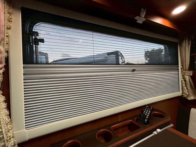 カムロード ナッツRV クレア5.3X ワンオーナー/常設リアWベッド/マルチルーム/FFヒーター/90L冷蔵庫/リアクーラー/ソーラーパネル/マックスファン/ツインサブバッテリー/社外15インチAW/電動調整ミラー/ミラーヒーター/(70枚目)