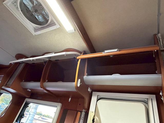 カムロード ナッツRV クレア5.3X ワンオーナー/常設リアWベッド/マルチルーム/FFヒーター/90L冷蔵庫/リアクーラー/ソーラーパネル/マックスファン/ツインサブバッテリー/社外15インチAW/電動調整ミラー/ミラーヒーター/(71枚目)