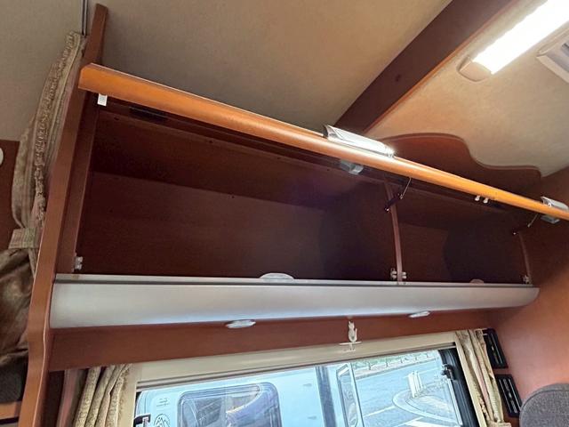 カムロード ナッツRV クレア5.3X ワンオーナー/常設リアWベッド/マルチルーム/FFヒーター/90L冷蔵庫/リアクーラー/ソーラーパネル/マックスファン/ツインサブバッテリー/社外15インチAW/電動調整ミラー/ミラーヒーター/(72枚目)