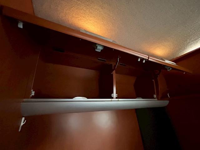 カムロード ナッツRV クレア5.3X ワンオーナー/常設リアWベッド/マルチルーム/FFヒーター/90L冷蔵庫/リアクーラー/ソーラーパネル/マックスファン/ツインサブバッテリー/社外15インチAW/電動調整ミラー/ミラーヒーター/(73枚目)