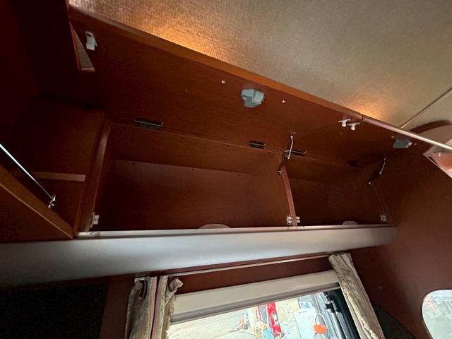 カムロード ナッツRV クレア5.3X ワンオーナー/常設リアWベッド/マルチルーム/FFヒーター/90L冷蔵庫/リアクーラー/ソーラーパネル/マックスファン/ツインサブバッテリー/社外15インチAW/電動調整ミラー/ミラーヒーター/(74枚目)