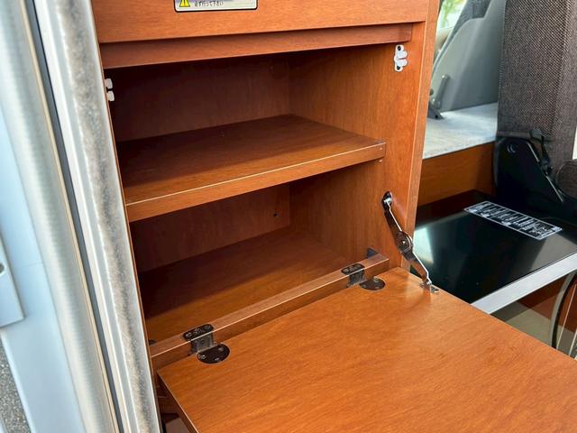 カムロード ナッツRV クレア5.3X ワンオーナー/常設リアWベッド/マルチルーム/FFヒーター/90L冷蔵庫/リアクーラー/ソーラーパネル/マックスファン/ツインサブバッテリー/社外15インチAW/電動調整ミラー/ミラーヒーター/(78枚目)