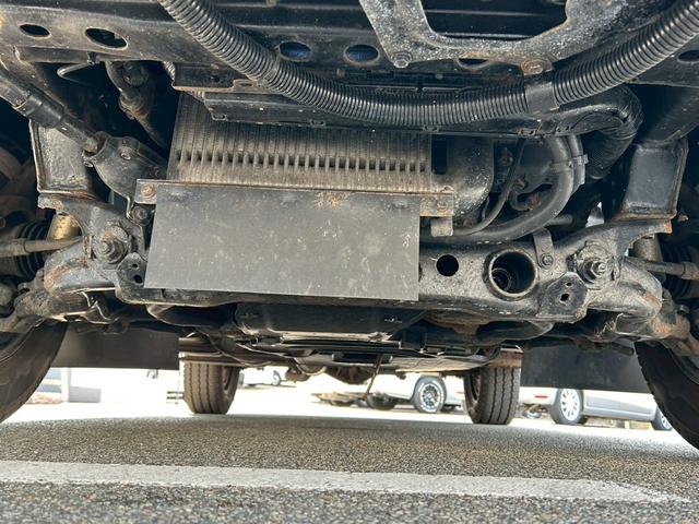 カムロード ナッツRV クレア5.3X ワンオーナー/常設リアWベッド/マルチルーム/FFヒーター/90L冷蔵庫/リアクーラー/ソーラーパネル/マックスファン/ツインサブバッテリー/社外15インチAW/電動調整ミラー/ミラーヒーター/(80枚目)