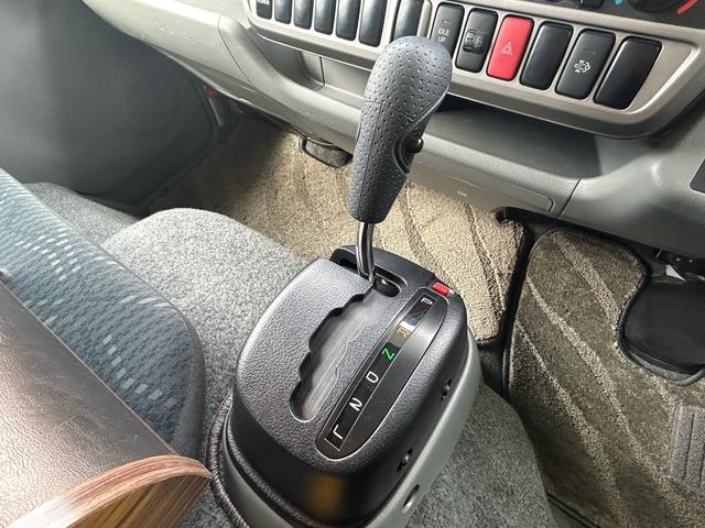 カムロード バンテック　ジル５２０　リチウムイオンバッテリー６００Ａｈ／５０Ａｈ走行充電器／家庭用エアコン／ＦＦヒーター／温水ボイラー／トイレ／シャワー／ソーラーパネル３基／１５００Ｗインバーター／オーニング／タイミングベルト交換済／（64枚目）