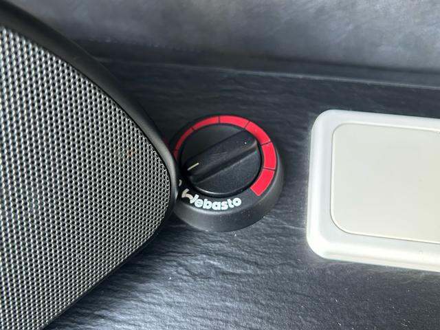 ハイエースワゴン アネックス ファミリーワゴン FFヒーター/2000Wインバーター/ソーラーパネル/サブナビ切替スイッチ/リアTV/リアスピーカー/リアクーラー/リアヒーター/社外アルミホイール/カロッツェリア製ナビ/ETC/ドラレコ/防虫ネット(12枚目)