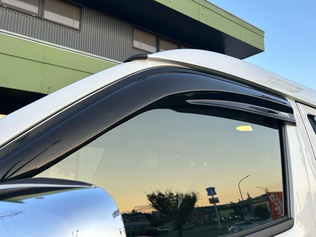 ハイエースワゴン アネックス ファミリーワゴン FFヒーター/2000Wインバーター/ソーラーパネル/サブナビ切替スイッチ/リアTV/リアスピーカー/リアクーラー/リアヒーター/社外アルミホイール/カロッツェリア製ナビ/ETC/ドラレコ/防虫ネット(30枚目)