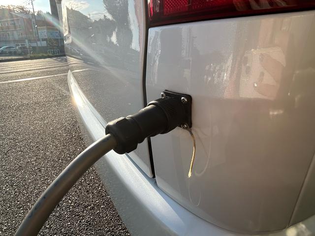 ハイエースワゴン アネックス ファミリーワゴン FFヒーター/2000Wインバーター/ソーラーパネル/サブナビ切替スイッチ/リアTV/リアスピーカー/リアクーラー/リアヒーター/社外アルミホイール/カロッツェリア製ナビ/ETC/ドラレコ/防虫ネット(31枚目)