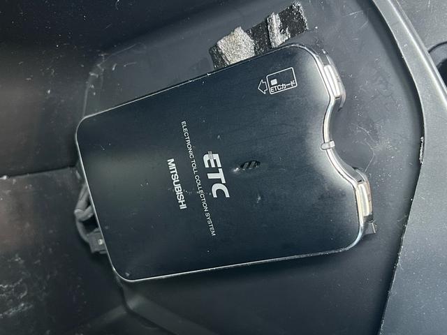 ハイエースワゴン アネックス ファミリーワゴン FFヒーター/2000Wインバーター/ソーラーパネル/サブナビ切替スイッチ/リアTV/リアスピーカー/リアクーラー/リアヒーター/社外アルミホイール/カロッツェリア製ナビ/ETC/ドラレコ/防虫ネット(43枚目)