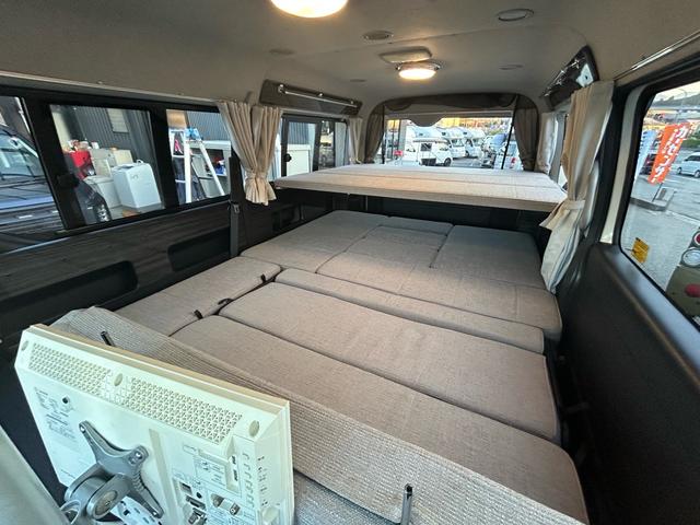 ハイエースワゴン アネックス ファミリーワゴン FFヒーター/2000Wインバーター/ソーラーパネル/サブナビ切替スイッチ/リアTV/リアスピーカー/リアクーラー/リアヒーター/社外アルミホイール/カロッツェリア製ナビ/ETC/ドラレコ/防虫ネット(52枚目)