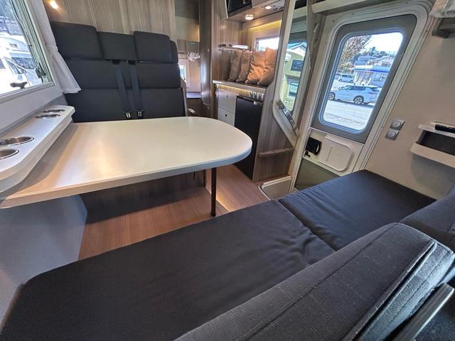 カムロード バンテック ジル520 家庭用エアコン/FFヒーター/温水ボイラー/カセットトイレ/シャワー/ソーラーパネル/1500Wインバーター/トリプルサブBT/サイドオーニング/マックスファン/85L冷蔵庫/メインサブ切替スイッチ/(4枚目)