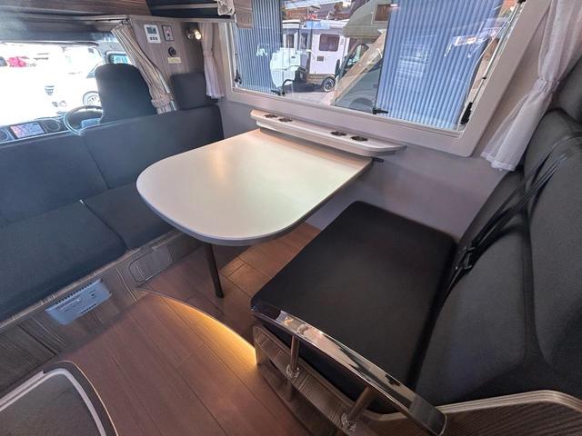 カムロード バンテック ジル520 家庭用エアコン/FFヒーター/温水ボイラー/カセットトイレ/シャワー/ソーラーパネル/1500Wインバーター/トリプルサブBT/サイドオーニング/マックスファン/85L冷蔵庫/メインサブ切替スイッチ/(7枚目)