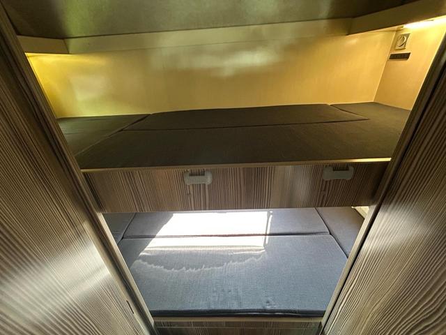 カムロード バンテック ジル520 家庭用エアコン/FFヒーター/温水ボイラー/カセットトイレ/シャワー/ソーラーパネル/1500Wインバーター/トリプルサブBT/サイドオーニング/マックスファン/85L冷蔵庫/メインサブ切替スイッチ/(8枚目)