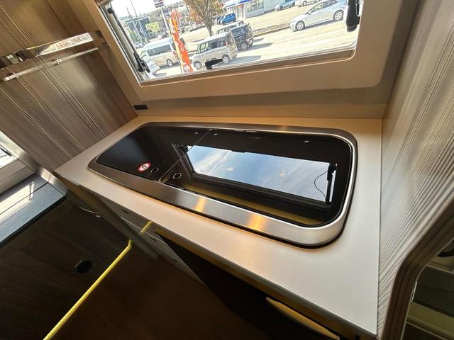 カムロード バンテック ジル520 家庭用エアコン/FFヒーター/温水ボイラー/カセットトイレ/シャワー/ソーラーパネル/1500Wインバーター/トリプルサブBT/サイドオーニング/マックスファン/85L冷蔵庫/メインサブ切替スイッチ/(17枚目)