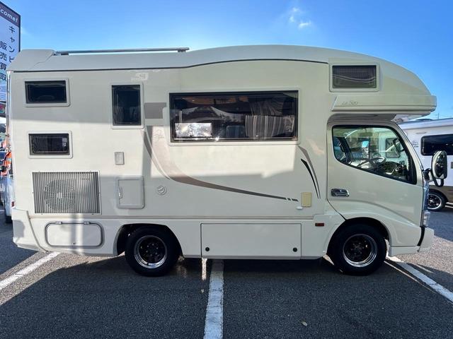 カムロード バンテック ジル520 家庭用エアコン/FFヒーター/温水ボイラー/カセットトイレ/シャワー/ソーラーパネル/1500Wインバーター/トリプルサブBT/サイドオーニング/マックスファン/85L冷蔵庫/メインサブ切替スイッチ/(34枚目)