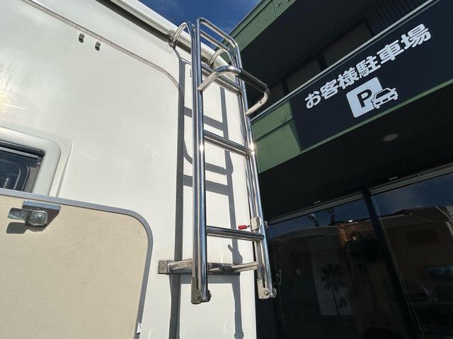 カムロード バンテック ジル520 家庭用エアコン/FFヒーター/温水ボイラー/カセットトイレ/シャワー/ソーラーパネル/1500Wインバーター/トリプルサブBT/サイドオーニング/マックスファン/85L冷蔵庫/メインサブ切替スイッチ/(46枚目)