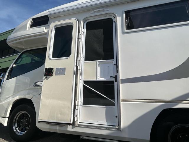 カムロード バンテック ジル520 家庭用エアコン/FFヒーター/温水ボイラー/カセットトイレ/シャワー/ソーラーパネル/1500Wインバーター/トリプルサブBT/サイドオーニング/マックスファン/85L冷蔵庫/メインサブ切替スイッチ/(49枚目)