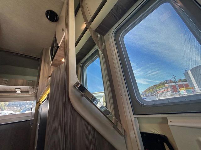 カムロード バンテック ジル520 家庭用エアコン/FFヒーター/温水ボイラー/カセットトイレ/シャワー/ソーラーパネル/1500Wインバーター/トリプルサブBT/サイドオーニング/マックスファン/85L冷蔵庫/メインサブ切替スイッチ/(78枚目)