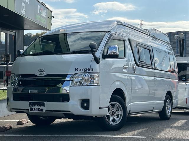 ハイエースバン トイファクトリー ベルゲングランデカーサホームエディション カーサホームエディション/全面エアロウィンドウ/常設ベッド/FFヒーター/1500Wインバーター/ツインサブBT/エアロソーラー/ナビサブ切替スイッチ/アルパイン製ナビ/レカロシート/強化ショック/(2枚目)