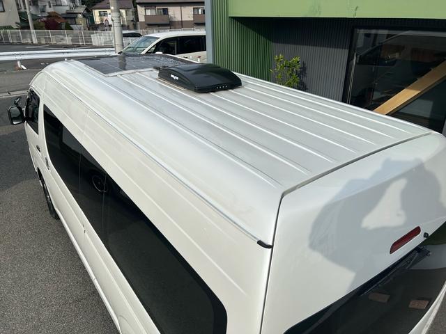 ハイエースバン キャンパー鹿児島 レムBV 家庭用エアコン/常設Wベッド/出窓仕様/CTEK走行充電器/FFヒーター/1500Wインバーター/トリプルサブBT/ソーラーパネル/マックスファン/電子レンジ/冷蔵庫/リアTV/純正Aw/TSS/(34枚目)