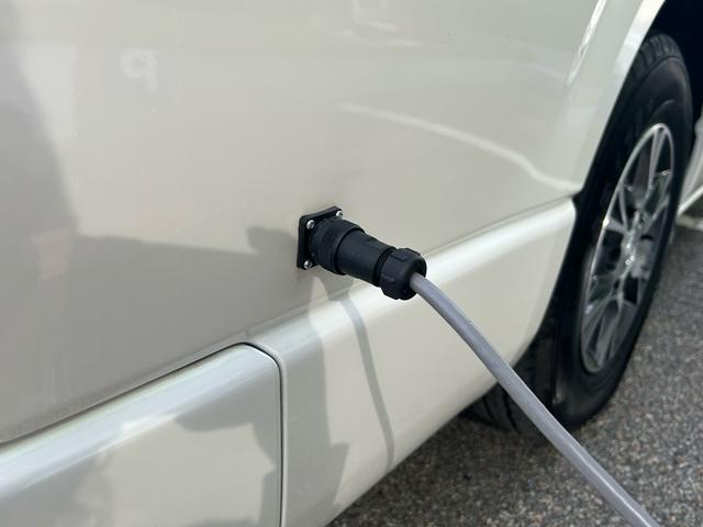 ハイエースバン キャンパー鹿児島 レムBV 家庭用エアコン/常設Wベッド/出窓仕様/CTEK走行充電器/FFヒーター/1500Wインバーター/トリプルサブBT/ソーラーパネル/マックスファン/電子レンジ/冷蔵庫/リアTV/純正Aw/TSS/(37枚目)