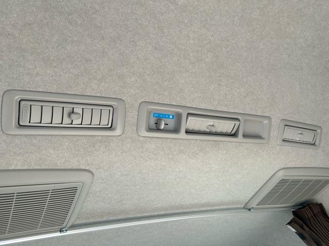 ハイエースバン キャンパー鹿児島 レムBV 家庭用エアコン/常設Wベッド/出窓仕様/CTEK走行充電器/FFヒーター/1500Wインバーター/トリプルサブBT/ソーラーパネル/マックスファン/電子レンジ/冷蔵庫/リアTV/純正Aw/TSS/(76枚目)