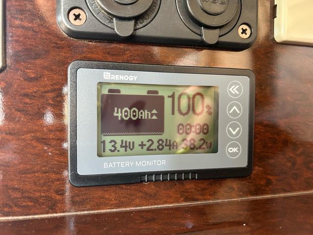 �o�b�e���[���j�^�[�V�X�e���I�d���A�d���A�c�ʂ��m�F�ł��܂��I