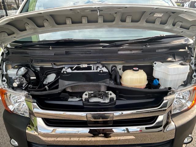 ハイエースバン スーパーＧＬ　ダークプライムＩＩ　ベッドキット／ディーゼルターボ２ＷＤ／アルパイン１１インチナビ／トヨタセーフティセンス／ピボットクルーズコントロール／カロッツェリア製ツィーター／リアクーラー／リアヒーター／社外１６インチＡＷ（55枚目）