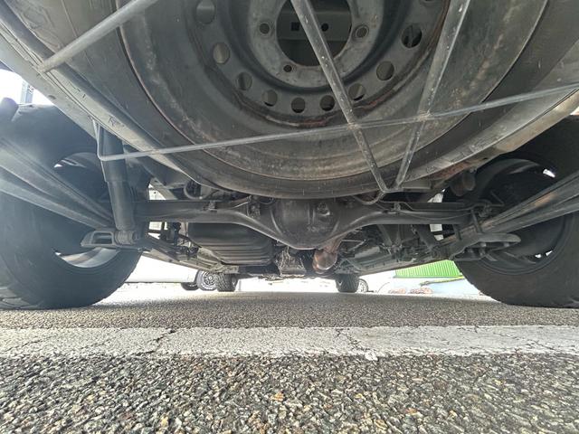 ハイエースバン スーパーＧＬ　ダークプライムＩＩ　ベッドキット／ディーゼルターボ２ＷＤ／アルパイン１１インチナビ／トヨタセーフティセンス／ピボットクルーズコントロール／カロッツェリア製ツィーター／リアクーラー／リアヒーター／社外１６インチＡＷ（56枚目）