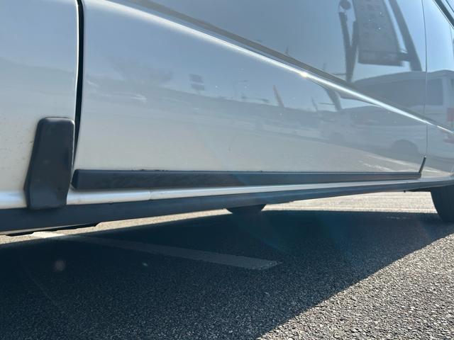 ハイエースバン カトーモーター　ブルームーン　引き出し式二段ベッド／ＦＦヒーター／１５００Ｗインバーター／ツインサブバッテリー／マックスファン／フリップダウンモニター／ナビサブスイッチ／冷蔵庫／シンク／メモリーナビ／ＥＴＣ／ドライブレコーダー／（35枚目）