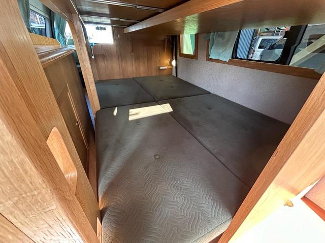 ハイエースバン カトーモーター　ブルームーン　引き出し式二段ベッド／ＦＦヒーター／１５００Ｗインバーター／ツインサブバッテリー／マックスファン／フリップダウンモニター／ナビサブスイッチ／冷蔵庫／シンク／メモリーナビ／ＥＴＣ／ドライブレコーダー／（55枚目）