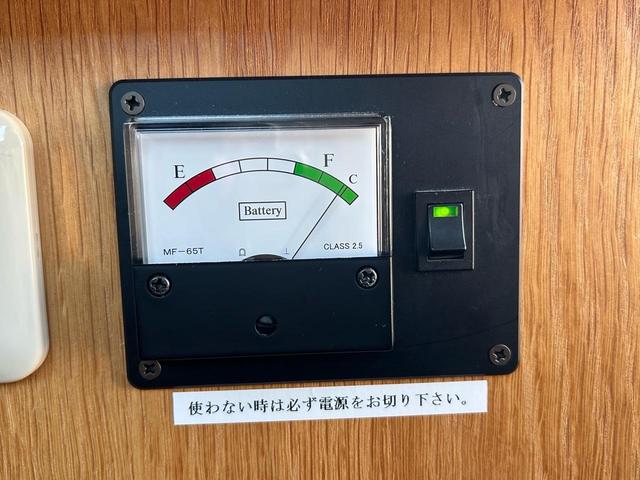 ハイエースバン カトーモーター　ブルームーン　引き出し式二段ベッド／ＦＦヒーター／１５００Ｗインバーター／ツインサブバッテリー／マックスファン／フリップダウンモニター／ナビサブスイッチ／冷蔵庫／シンク／メモリーナビ／ＥＴＣ／ドライブレコーダー／（59枚目）