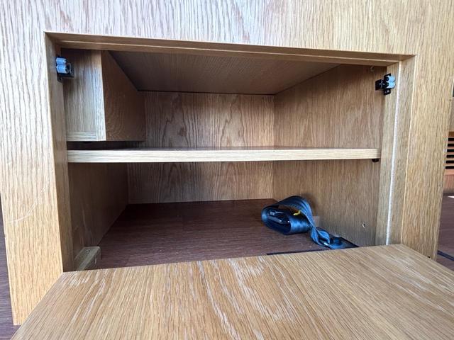 ハイエースバン カトーモーター　ブルームーン　引き出し式二段ベッド／ＦＦヒーター／１５００Ｗインバーター／ツインサブバッテリー／マックスファン／フリップダウンモニター／ナビサブスイッチ／冷蔵庫／シンク／メモリーナビ／ＥＴＣ／ドライブレコーダー／（69枚目）