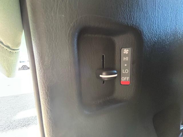 ハイエースバン カトーモーター　ブルームーン　引き出し式二段ベッド／ＦＦヒーター／１５００Ｗインバーター／ツインサブバッテリー／マックスファン／フリップダウンモニター／ナビサブスイッチ／冷蔵庫／シンク／メモリーナビ／ＥＴＣ／ドライブレコーダー／（71枚目）