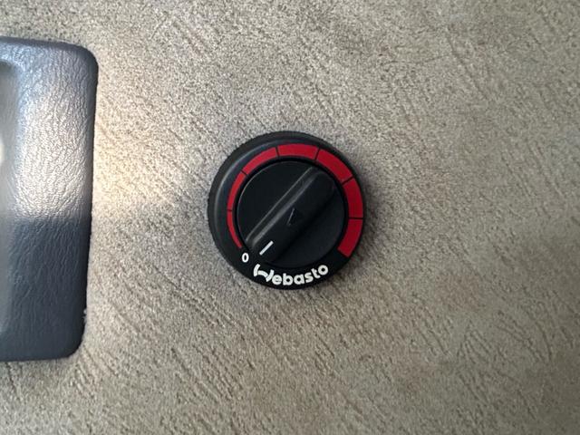 ��l�C�̂e�e�q�[�^�[�t���ł��B�~������K�ɂ��߂��������܂��B�ԑ̂̔R�����g���̂ŔR���̕⋋�Ȃǂ��K�v�L��܂���I