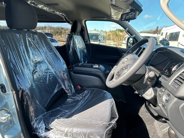 ハイエースバン 5ドアバン2.7スーパーGLワイドロング4WD 登録済未使用車/トヨタ先進装備/プリクラッシュセーフティ/レーンディパーチャーアラート/オートマチックハイビーム/ンテリジェントクリアランスソナー/パノラミックビュー/デジタルインナーミラー/(23枚目)