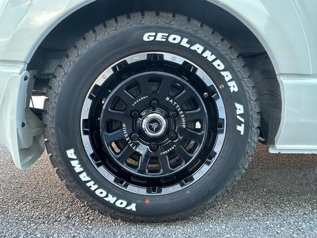 ハイエースバン レクビィ プラスDDスーペリア DT4WD 常設2段ベッド/マルチルーム/12Vクーラー/リチウムバッテリ300A/60A走行充電/1500Wインバーター/FFヒーター/MAXFAN/リアTV/サブナビSW/社外アルミホイール/アルパインナビ(37枚目)