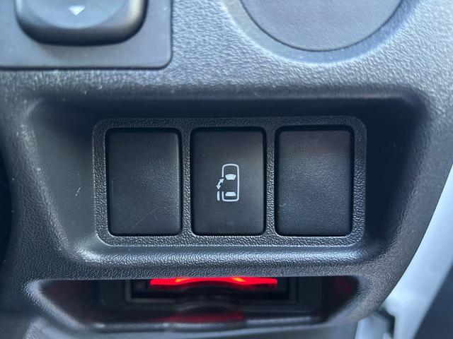 ハイエースバン レクビィ プラスDDスーペリア DT4WD 常設2段ベッド/マルチルーム/12Vクーラー/リチウムバッテリ300A/60A走行充電/1500Wインバーター/FFヒーター/MAXFAN/リアTV/サブナビSW/社外アルミホイール/アルパインナビ(54枚目)