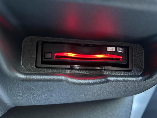 ハイエースバン レクビィ プラスDDスーペリア DT4WD 常設2段ベッド/マルチルーム/12Vクーラー/リチウムバッテリ300A/60A走行充電/1500Wインバーター/FFヒーター/MAXFAN/リアTV/サブナビSW/社外アルミホイール/アルパインナビ(56枚目)