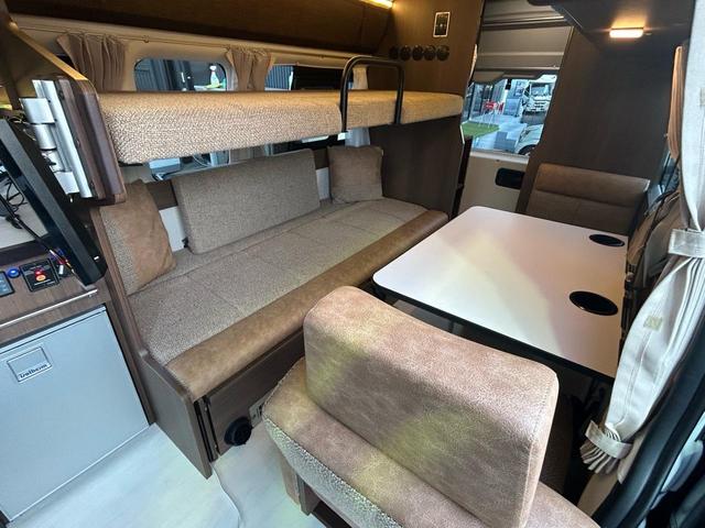 ハイエースバン レクビィ プラスDDスーペリア DT4WD 常設2段ベッド/マルチルーム/12Vクーラー/リチウムバッテリ300A/60A走行充電/1500Wインバーター/FFヒーター/MAXFAN/リアTV/サブナビSW/社外アルミホイール/アルパインナビ(58枚目)