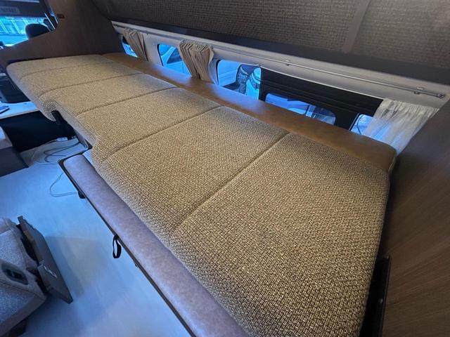 ハイエースバン レクビィ プラスDDスーペリア DT4WD 常設2段ベッド/マルチルーム/12Vクーラー/リチウムバッテリ300A/60A走行充電/1500Wインバーター/FFヒーター/MAXFAN/リアTV/サブナビSW/社外アルミホイール/アルパインナビ(62枚目)