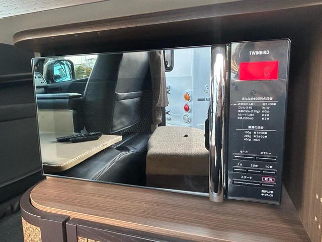 ハイエースバン レクビィ プラスDDスーペリア DT4WD 常設2段ベッド/マルチルーム/12Vクーラー/リチウムバッテリ300A/60A走行充電/1500Wインバーター/FFヒーター/MAXFAN/リアTV/サブナビSW/社外アルミホイール/アルパインナビ(65枚目)