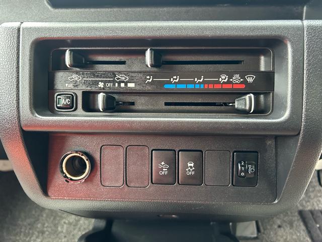 ハイゼットトラック 　ポップアップルーフ／二段ベッド／ＦＦヒーター／先進安全装備／スマートアシスト／１オーナー／外部充電／アウターシャワー／リアＴＶ／ナビサブ切替スイッチ／カロッツェリア製メモリーナビ／ＥＴＣ／（49枚目）