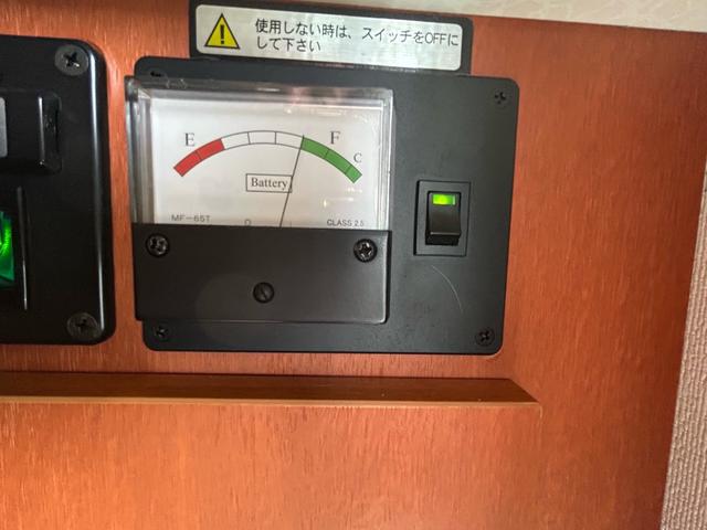 ハイゼットトラック 　ポップアップルーフ／二段ベッド／ＦＦヒーター／先進安全装備／スマートアシスト／１オーナー／外部充電／アウターシャワー／リアＴＶ／ナビサブ切替スイッチ／カロッツェリア製メモリーナビ／ＥＴＣ／（58枚目）