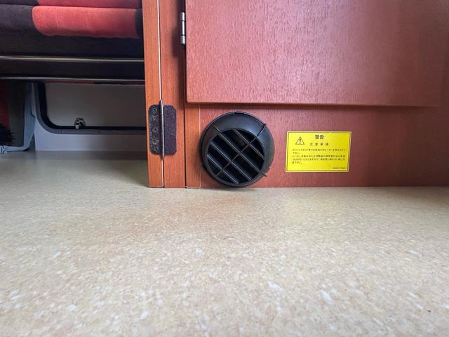 ハイゼットトラック 　ポップアップルーフ／二段ベッド／ＦＦヒーター／先進安全装備／スマートアシスト／１オーナー／外部充電／アウターシャワー／リアＴＶ／ナビサブ切替スイッチ／カロッツェリア製メモリーナビ／ＥＴＣ／（62枚目）