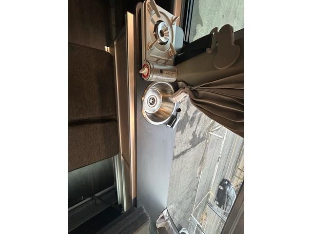 ＮＶ３５０キャラバンバン アネックス　コンポーザー　ポップアップルーフ／１オーナー／ＦＦヒーター／ナビサブ切替スイッチ／シンク／走行充電器／外部充電器／外部電源／サブバッテリー／衝突軽減ブレーキ／ＳＤナビ／ＥＴＣ／ドライブレコーダー／（15枚目）