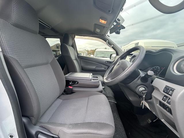 ＮＶ３５０キャラバンバン アネックス　コンポーザー　ポップアップルーフ／１オーナー／ＦＦヒーター／ナビサブ切替スイッチ／シンク／走行充電器／外部充電器／外部電源／サブバッテリー／衝突軽減ブレーキ／ＳＤナビ／ＥＴＣ／ドライブレコーダー／（42枚目）