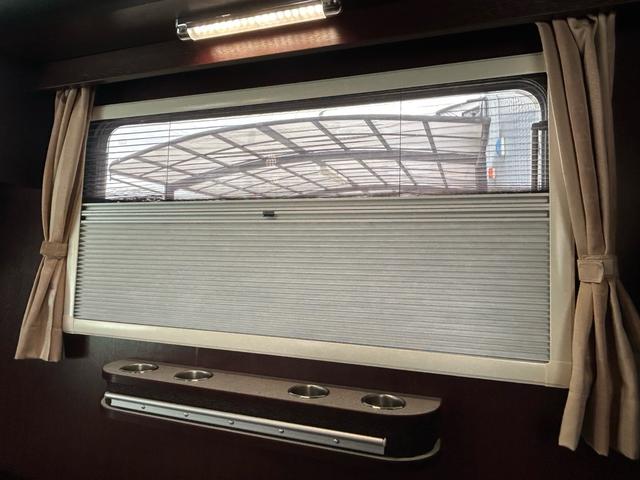 カムロード ナッツＲＶ　クレソンボヤージュ　ＤＴ２ＷＤ　二段ベッド／マルチルーム／温水ボイラー／シャワー／ＦＦヒーター／１５００Ｗインバーター／ツインサブバッテリー／マックスファン／ソーラーパネル／ＯＰ６０Ｌ給水タンク／ＯＰ６０Ｌ排水タンク／リアクーラー／（68枚目）