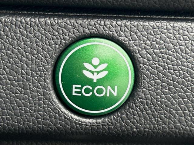 フィット １３Ｇ・Ｆパッケージ　純正ナビ　禁煙　バックカメラ　衝突軽減ブレーキ　誤発進抑制機能　アイドリングストップ　Ｂｌｕｅｔｏｏｔｈ再生　ＤＶＤ再生　地デジＴＶ　シートリフター　スマートキー　プッシュスタート　横滑り防止装置（24枚目）